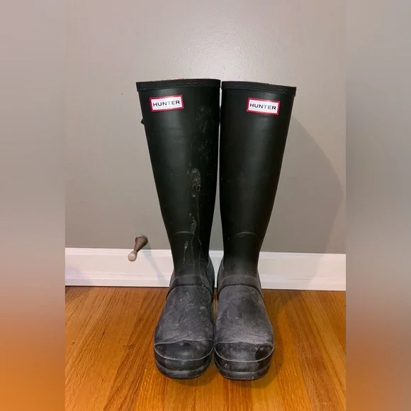 Boots - Picture 1 of 3